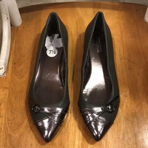Silver/gray Kenneth Cole Reaction flats